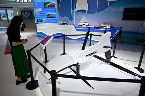 国产科技产品亮相消博会 创新引领消费新趋势